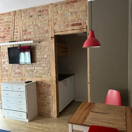 Czeslawa Apartment *